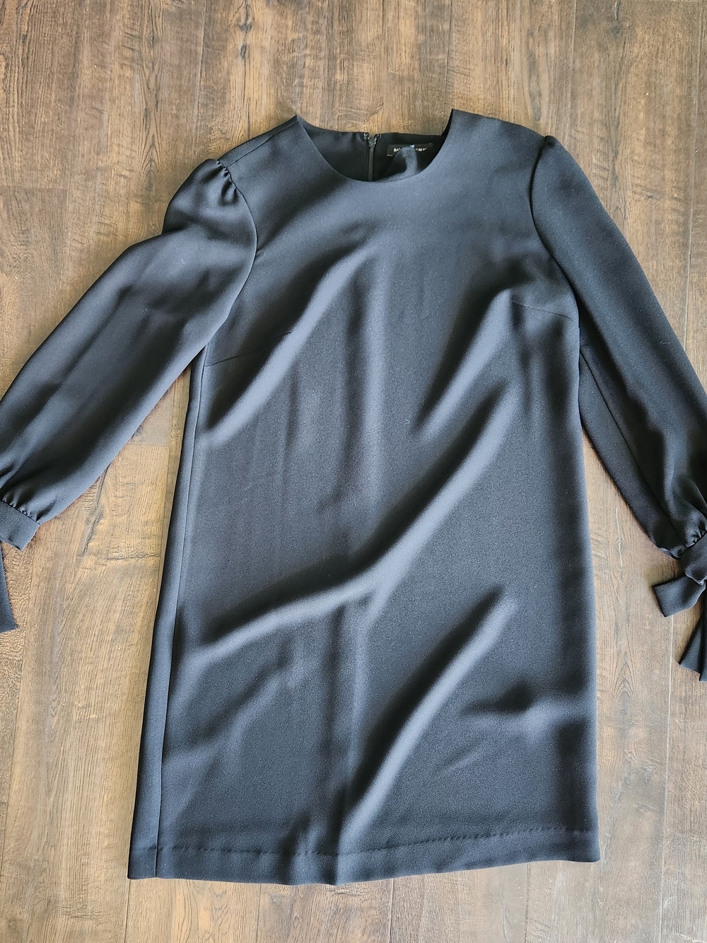 Banana Republic Black Tie Cuff Long Sleeve Shift Mini Dress 8 LBD